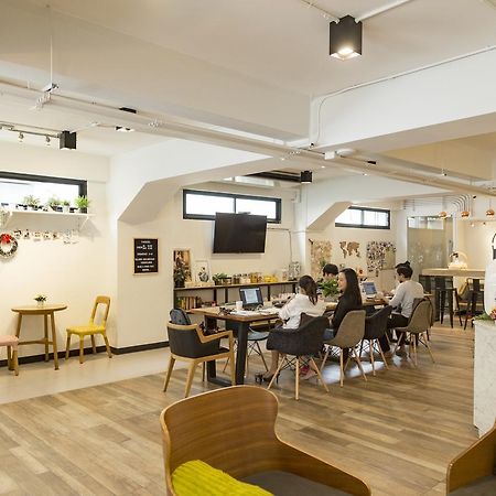T Hostel @ Victory Monument Bangkok Bagian luar foto