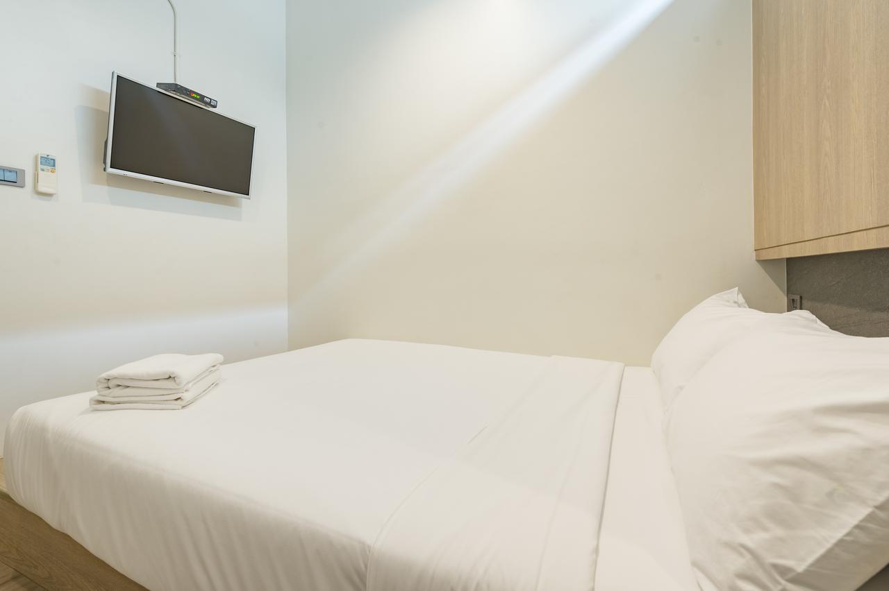 T Hostel @ Victory Monument Bangkok Bagian luar foto