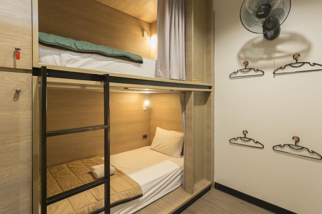 T Hostel @ Victory Monument Bangkok Bagian luar foto