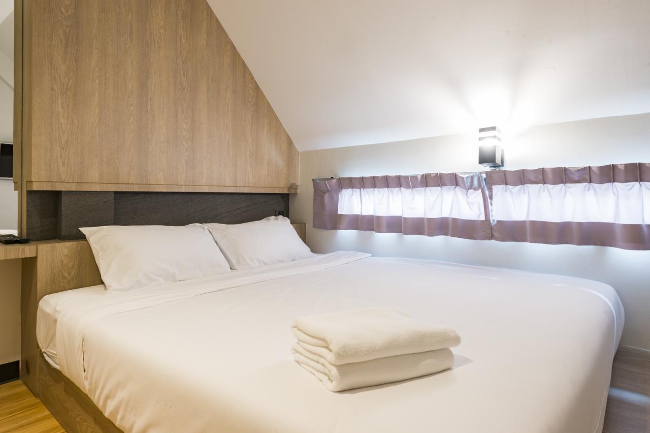 T Hostel @ Victory Monument Bangkok Bagian luar foto