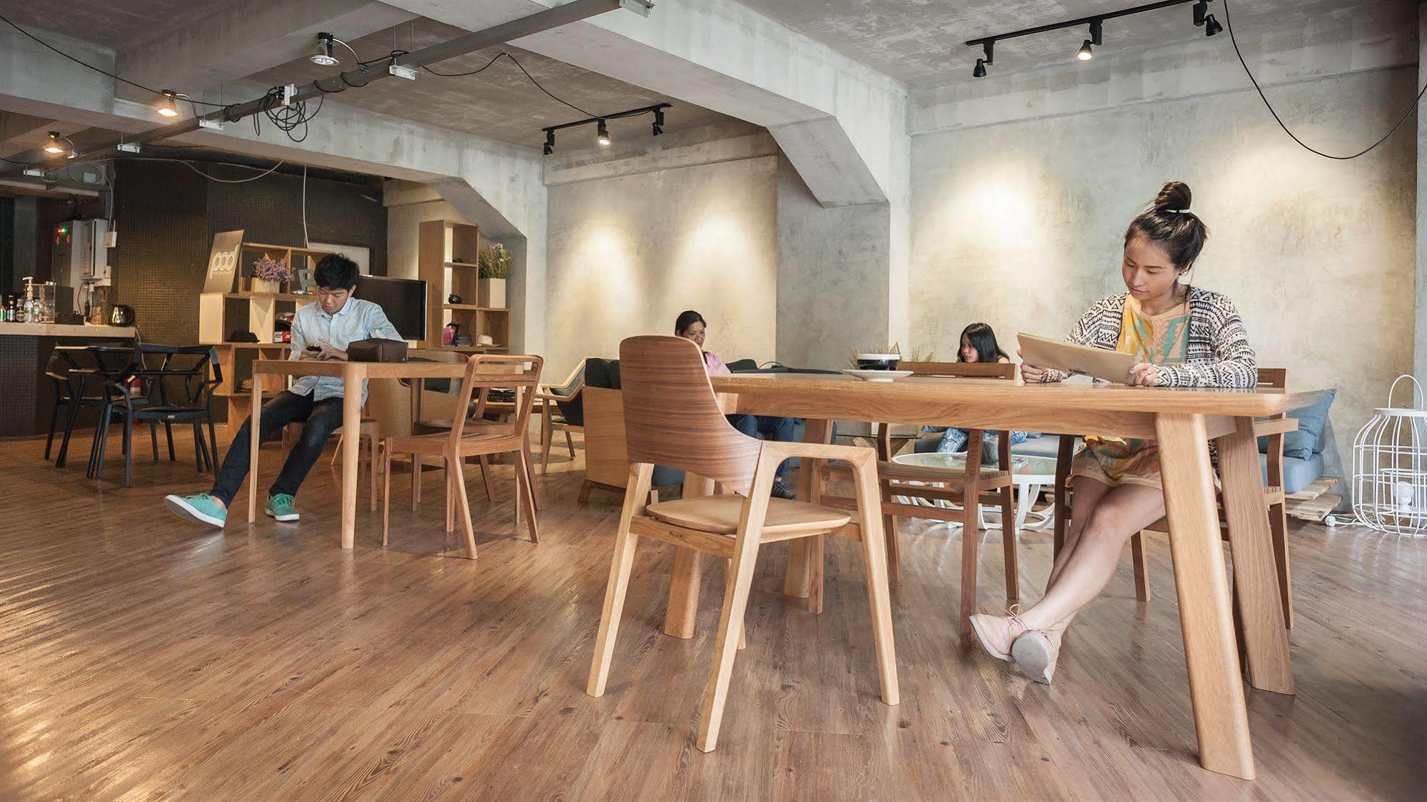 T Hostel @ Victory Monument Bangkok Bagian luar foto